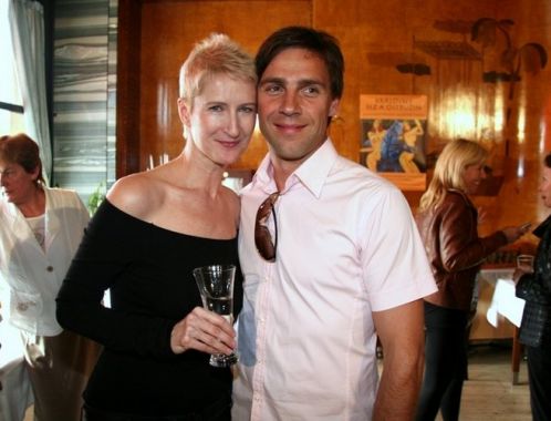 Křest Královen slz a ostružin - spisovatelka a básnířka Sylva Lauerová s Romanem Vojtkem (foto: Klára Smílková)