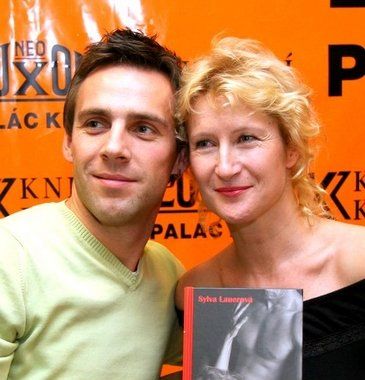 The Toy - Book signing event, Prague, 10.12.2007 (photo: Klara Smilkova)