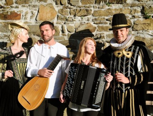 CASTLE BALL HELFŠTÝN - renaissance poetry performance by Sylva Lauerová