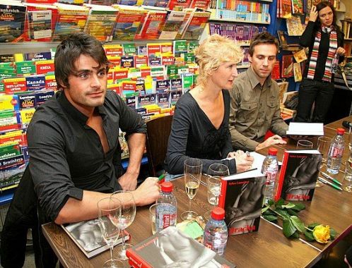 The Toy - Book signing event, Brno, 12.12.2007 (photo: Klara Smilkova)