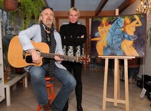 Královny slz a ostružin - vernisáž výstavy, galerie Aviatik - výtvarnice Romana Štrynclová (foto: Zbyněk Maděryč)