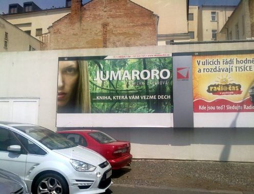 Sylva Lauerová: Jumaroro - mediální kampaň - billboard centrum Brna