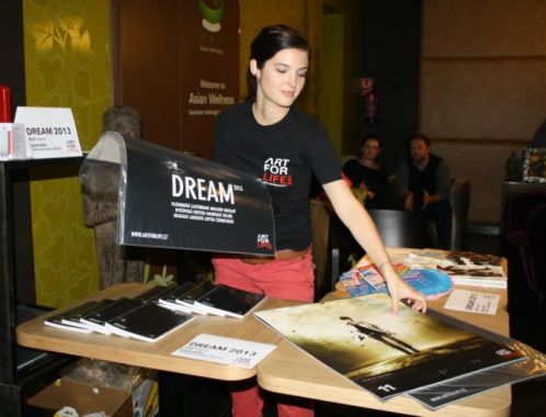 Sylva Lauerová na slavnostním zahájení Art for Life 2012