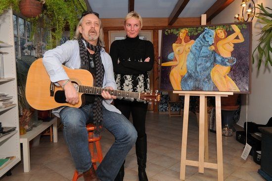 Královny slz a ostružin - vernisáž výstavy, galerie Aviatik - výtvarnice Romana Štrynclová (foto: Zbyněk Maděryč)