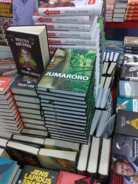 Sylva Lauerova: Jumaroro - campaign in the Kanzelsberger bookstore in Prague, May-June 2011
